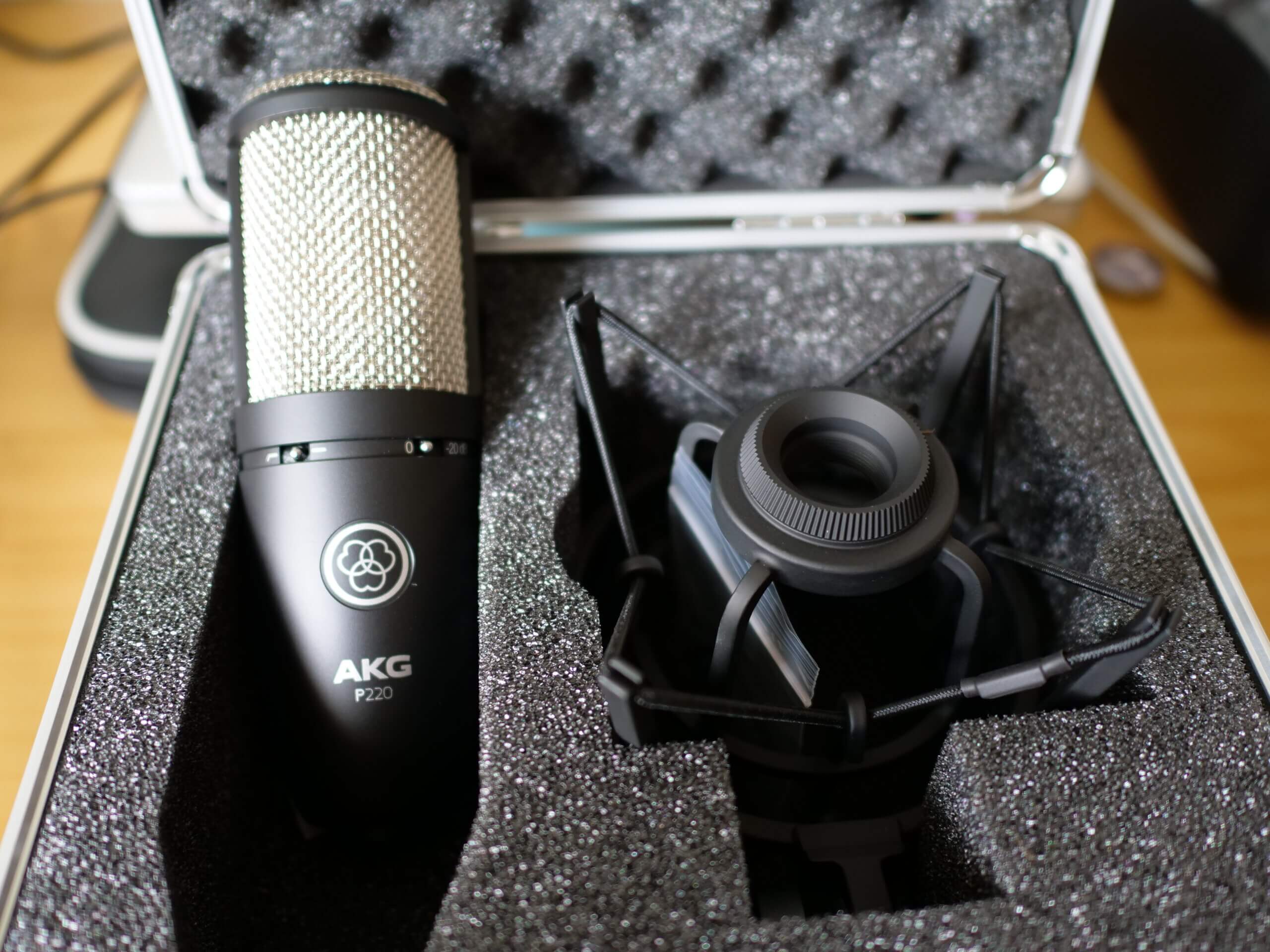 AKG P120 コンデンサーマイク